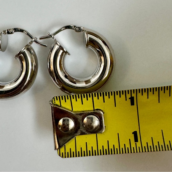 Chunky small hoops - Picture 7 of 8